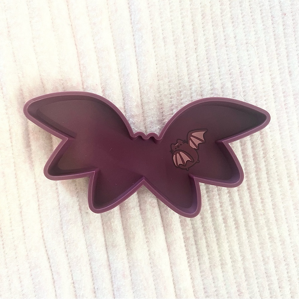 Pusheen bat trinket tray